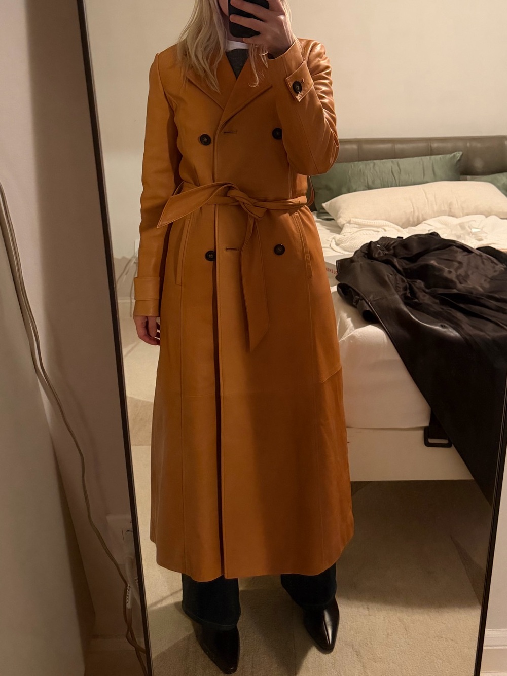 Frame Long Leather Trench in Camel XS - Picture 3 of 10